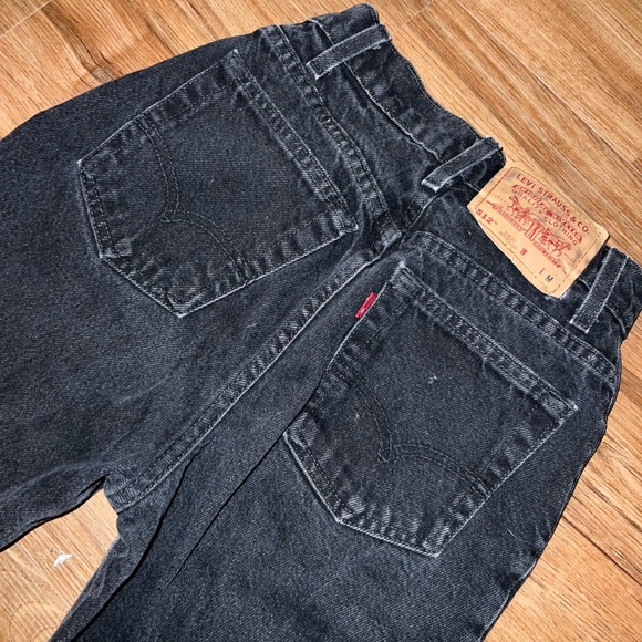 Black Levi’s thrifted - Picture 3 of 6
